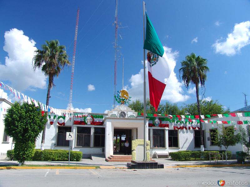 Presidencia Municipal Anáhuac, Nuevo León (MX12182466446549)