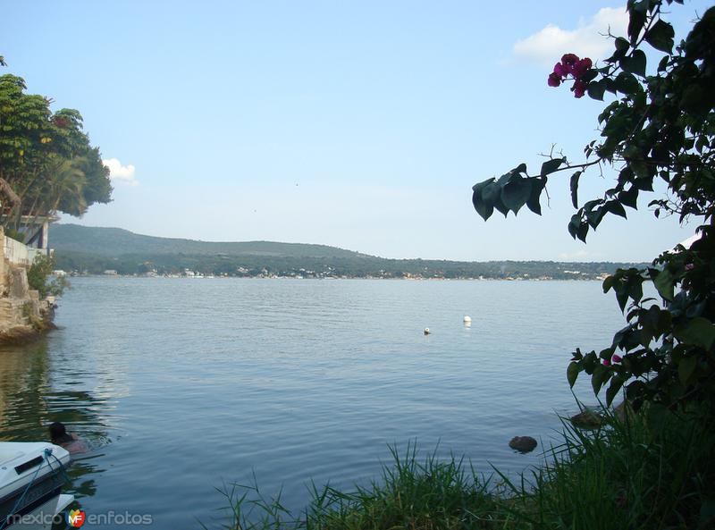 Lago de Tequesquitengo Tequesquitengo, Morelos (MX12182411381991)