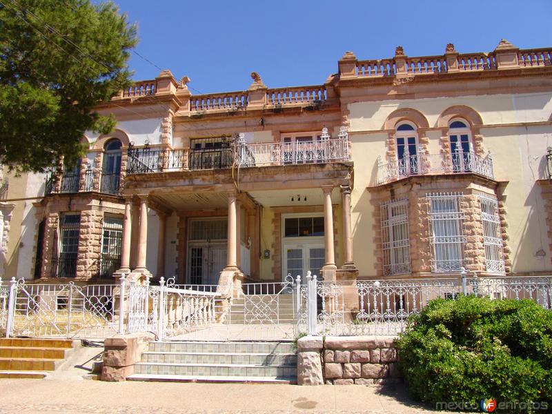 Casas en el Paseo Simón Bolívar