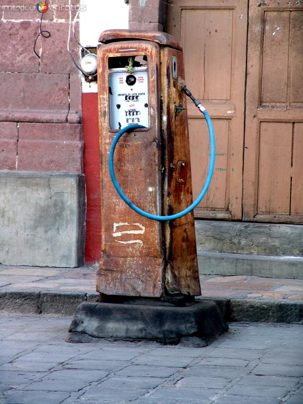 Bomba de gasolina antigua