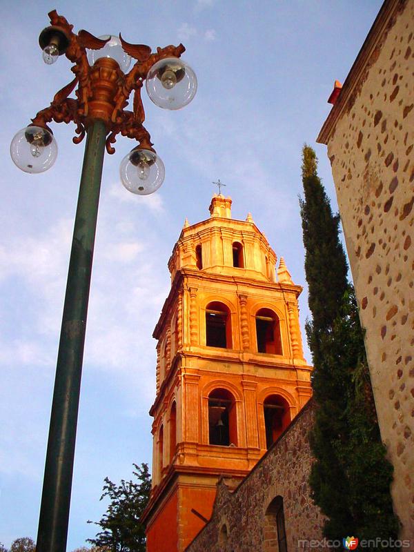 Farol y campanario