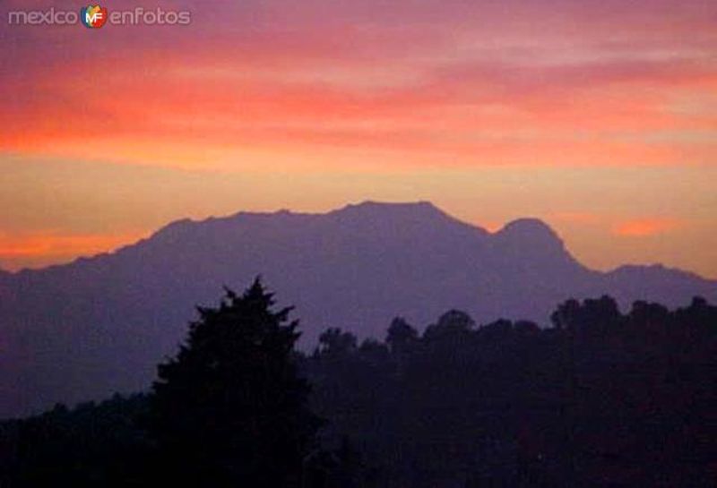 Iztaccíhuatl al atardecer