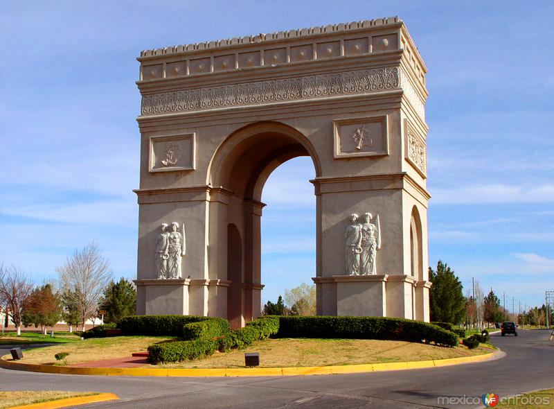 Réplica del Arco del Triunfo