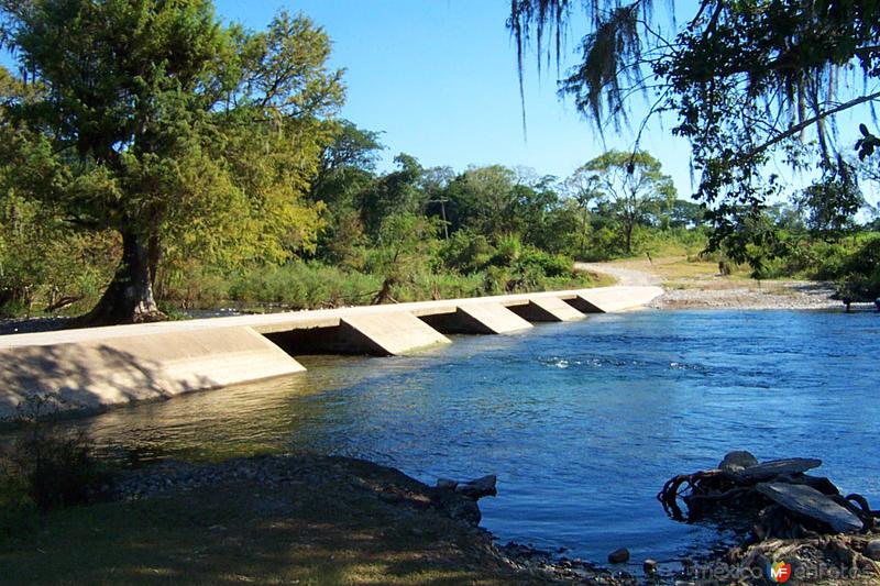 Río Sabinas ( Ejido El Azteca )