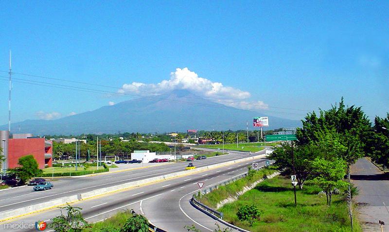 Vista del Volcán de Fuego desde Colima