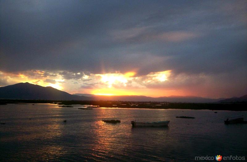 Atardecer en el lago de Chapala