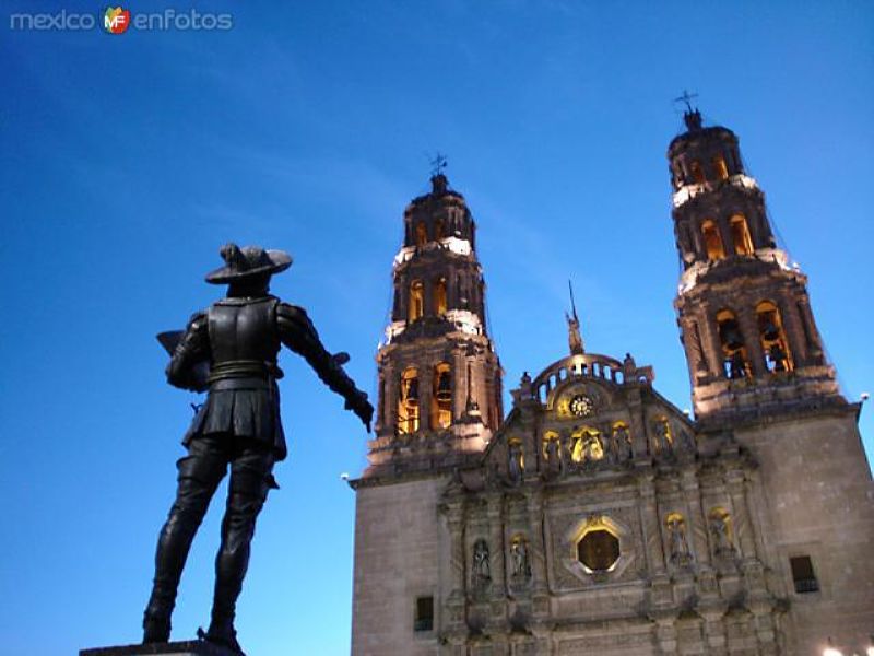 Catedral y monumento a Deza y Ulloa