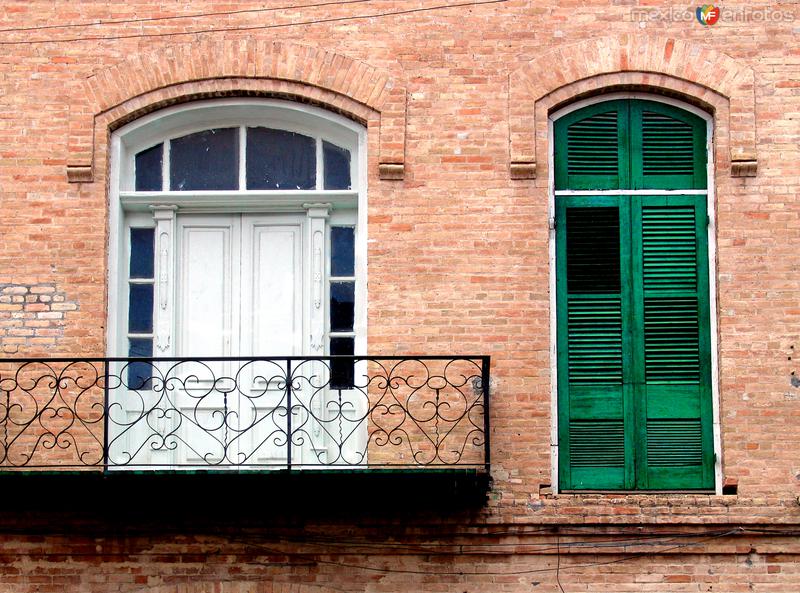 Balcón y ventana