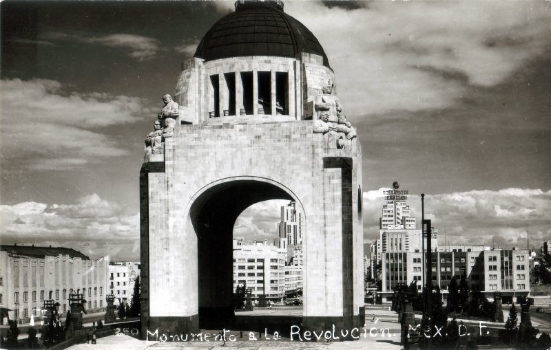 Monumento a la Revolución