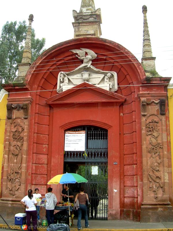 Entrada al Panteón de Belén