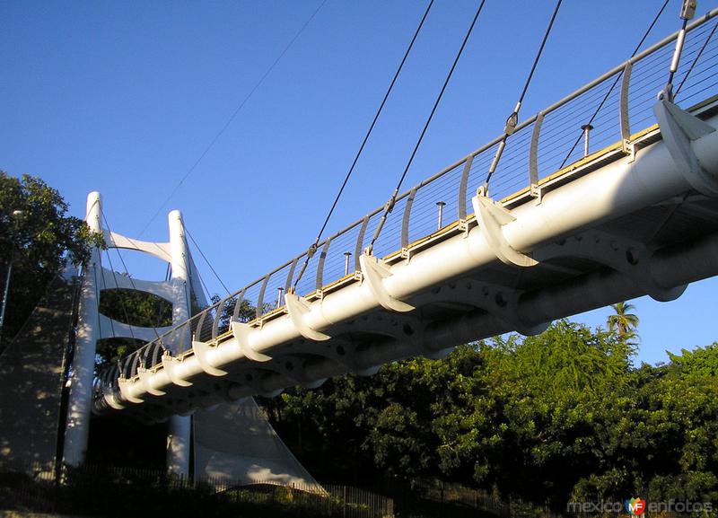 Puente peatonal