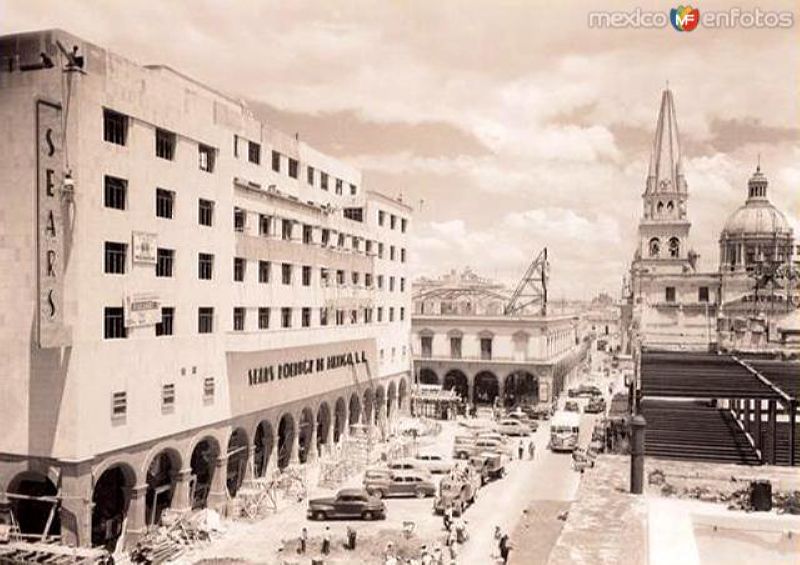 Fotos de Guadalajara, Jalisco, México: Ampliación de la calle16 de Septiembre (1949)