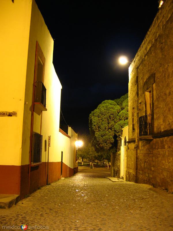 SANTIAGO DE NOCHE