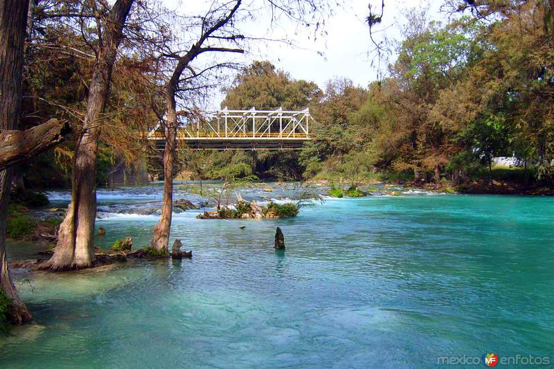 Río El Naranjo y Playa Bruja