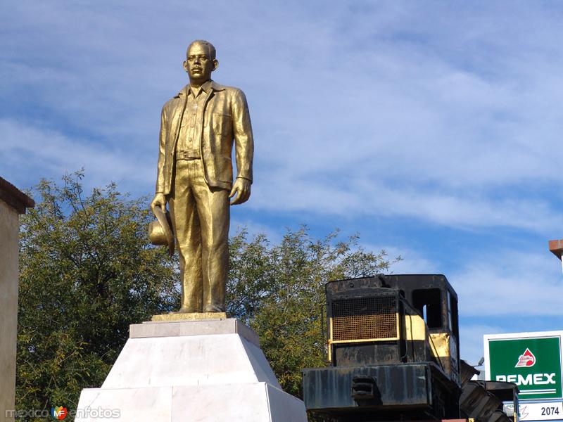 Monumento a Lázaro Cárdenas