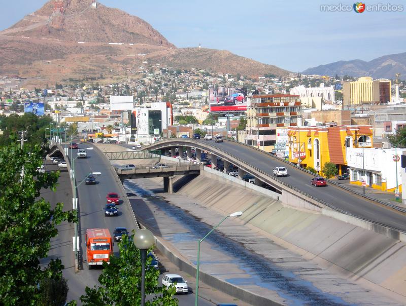 Ave. Teófilo Borunda y Canal Chuvíscar