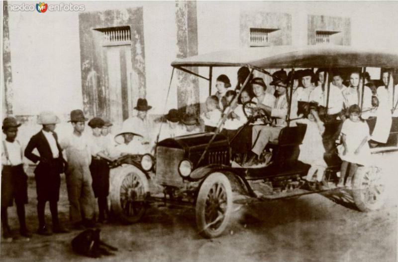CAMION DE PASAJEROS---1910