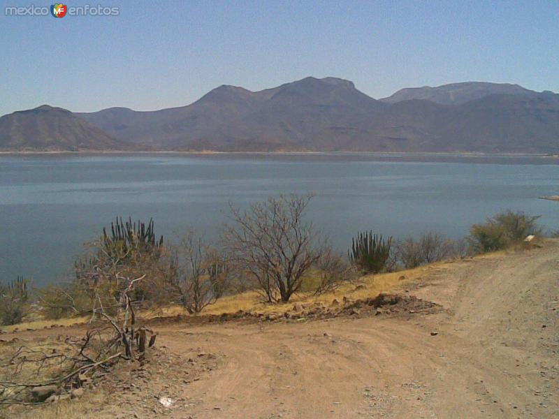 Presa Morelos Infiernillo