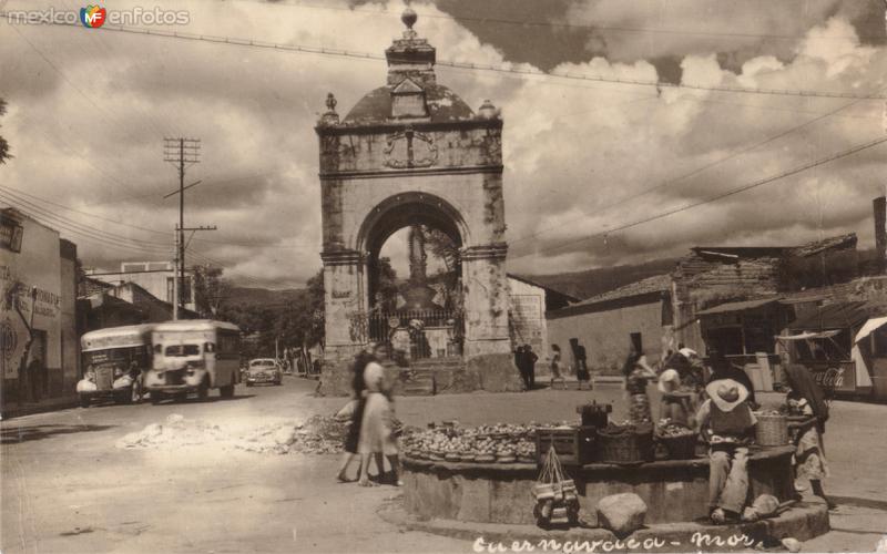 Avenida Morelos y Capilla de Guadalupe