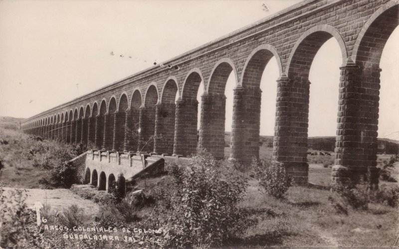 Arcos Coloniales de Colomos