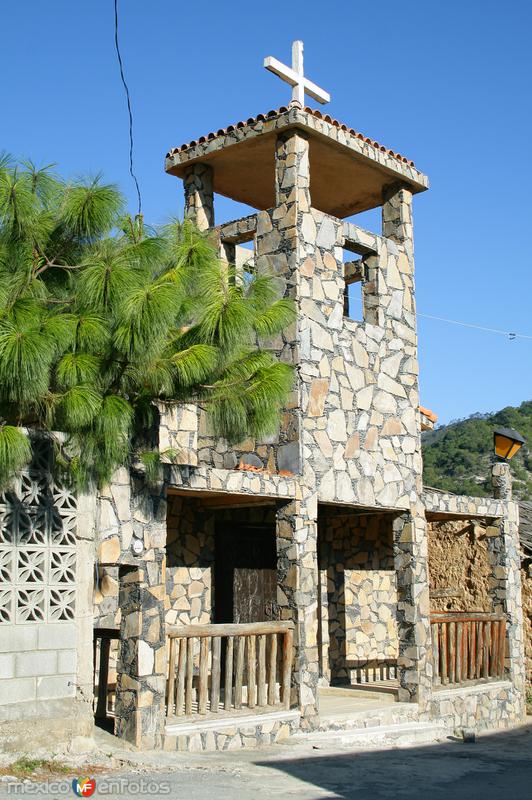 IGLESIA DE LAGUNA DE SANCHEZ