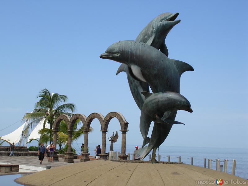 Fuente de la Amistad y los Arcos