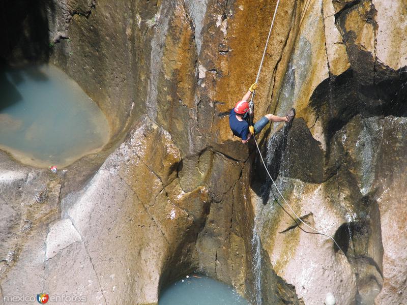 Deporte extremo en Cusárare: Rapel