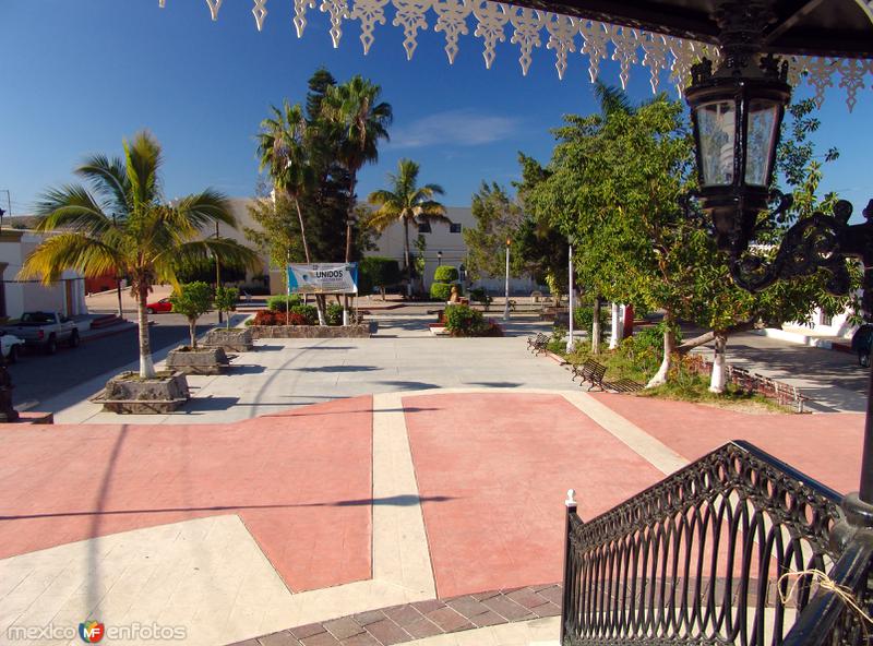 Plaza principal de Todos Santos