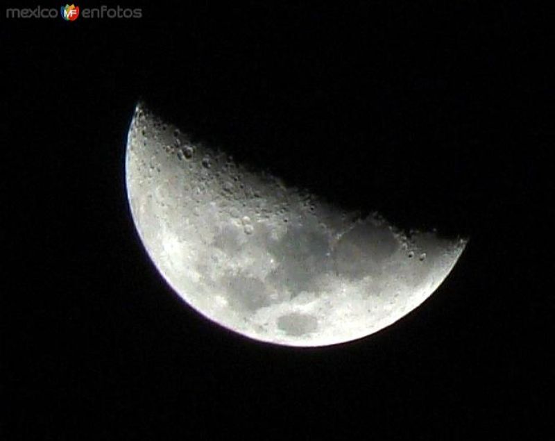 Luna creciendo