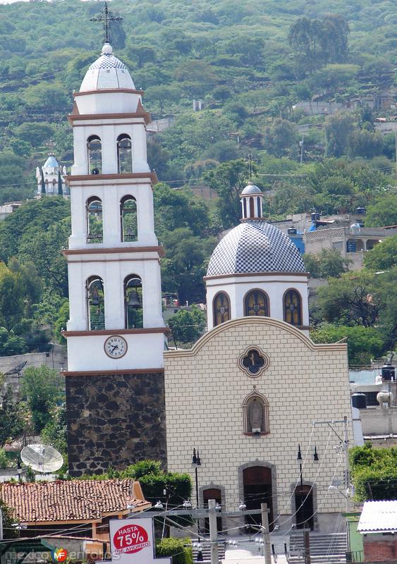 Fotos de Parácuaro, Guanajuato, México: templo