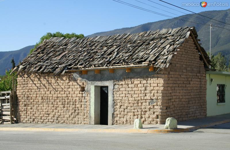 CASA ANTIGUA EN SAN ANTONIO DE LAS ALAZANAS