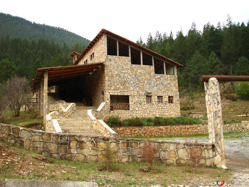 CABAÑAS DE MONTERREAL---(ERMITA DE NUESTRA SRA. DE MONTERREAL)