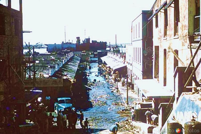 Bajada Olmos cuando el agua bajaba de nivel despues de la inundacion en 1955