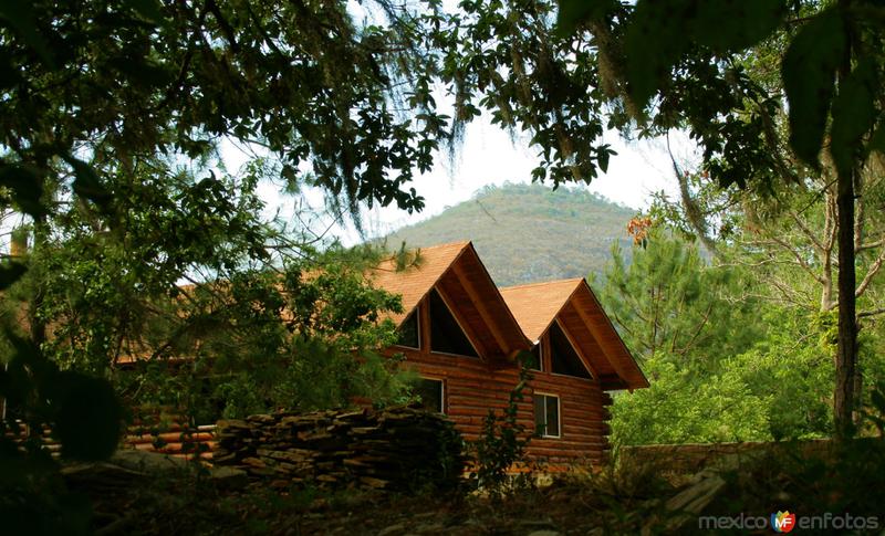 SIERRA DE SANTIAGO---(CABAÑA)