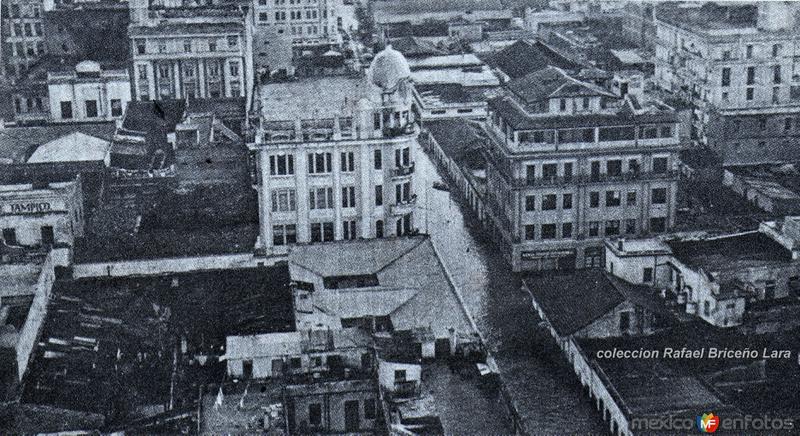 Calle Isauro Alfaro y Fco.I.Madero durante la inundacion en 1955