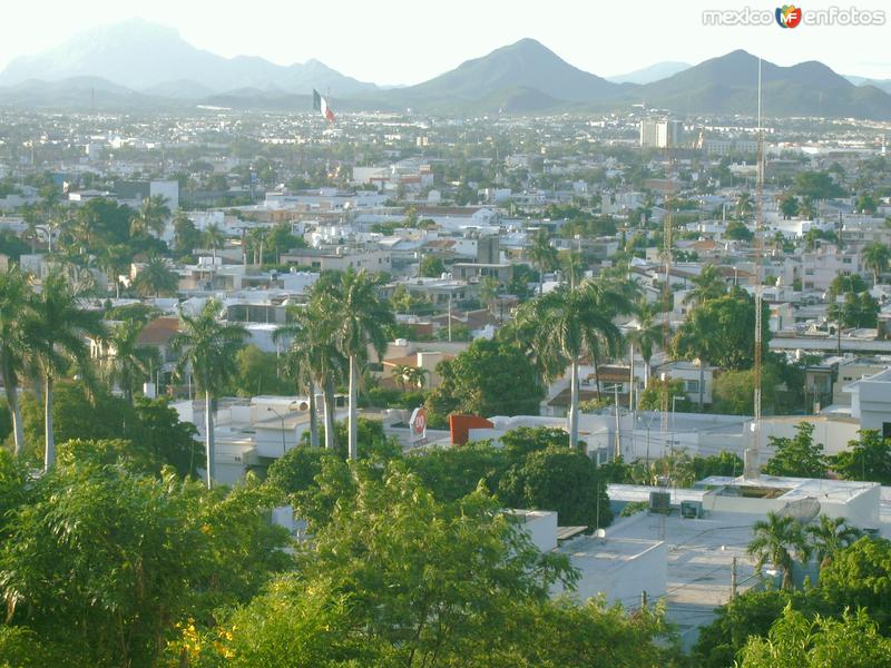 Culiacàn y sus cerros.