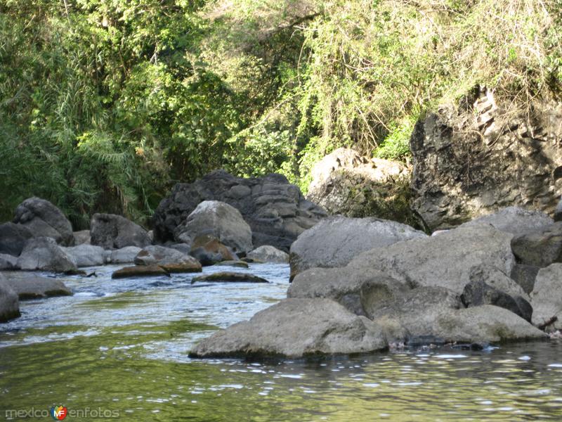 corriente del rio en tamasopo