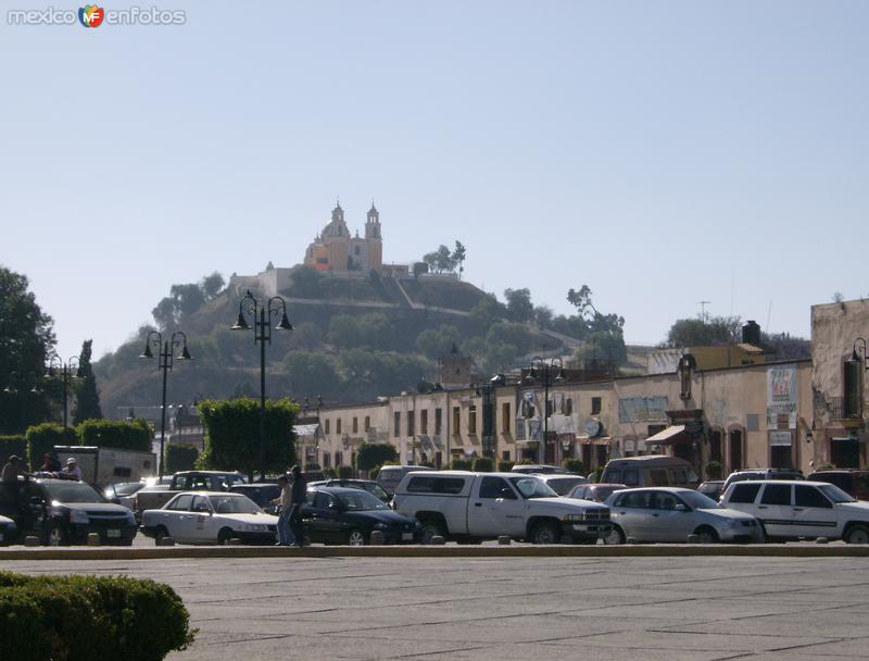 Iglesia y Pirámide