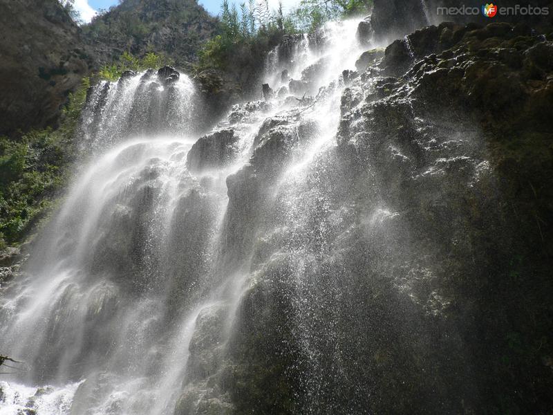 Cascada grutas de Tolantongo