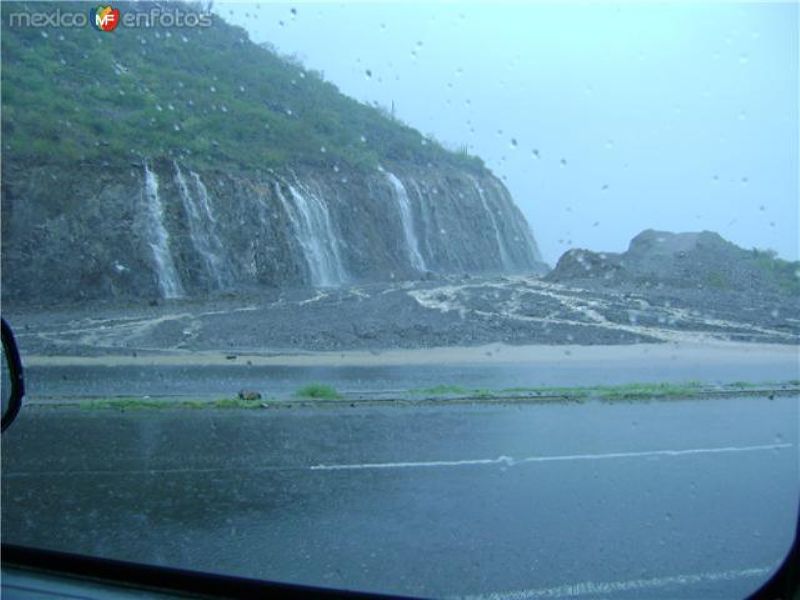 Cascadas en los cerros