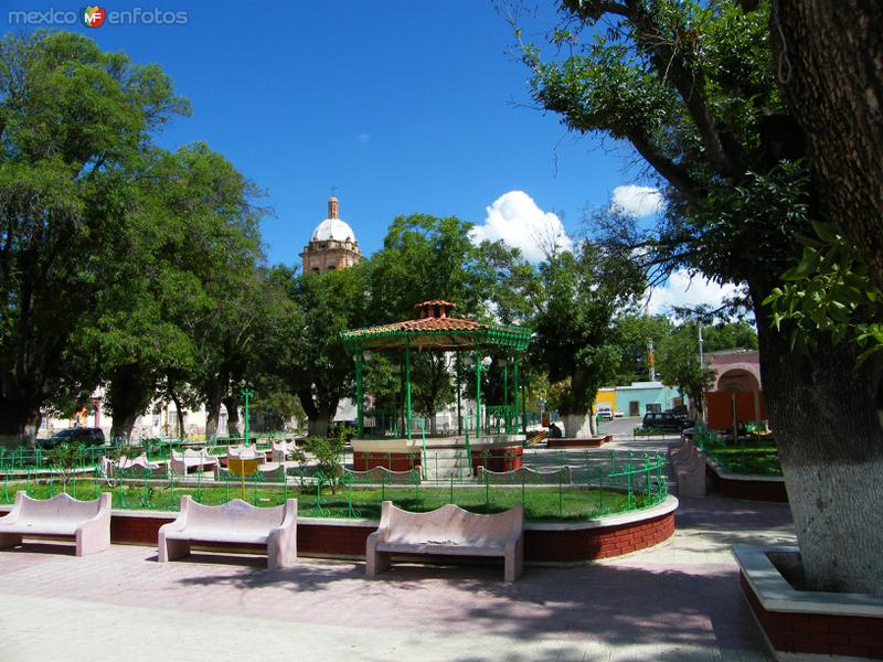 Plaza principal de Valle de Allende