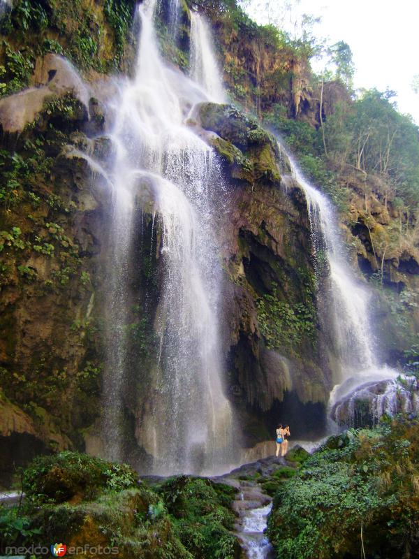 Cascada del Aguacero: CASCADA DEL AGUACERO