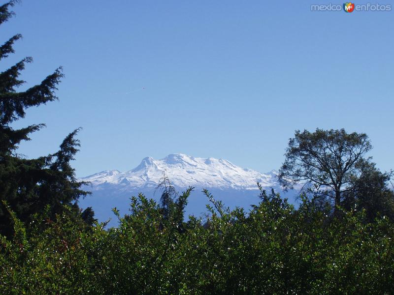 Izaccihuatl . Mujer dormida