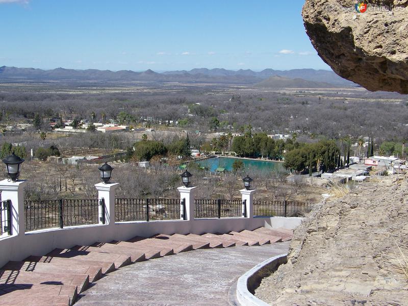 vista del estanque de la luz desde el santo madero