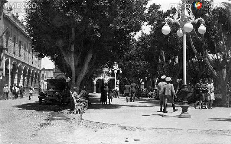 plaza de armas 1930 aprox.