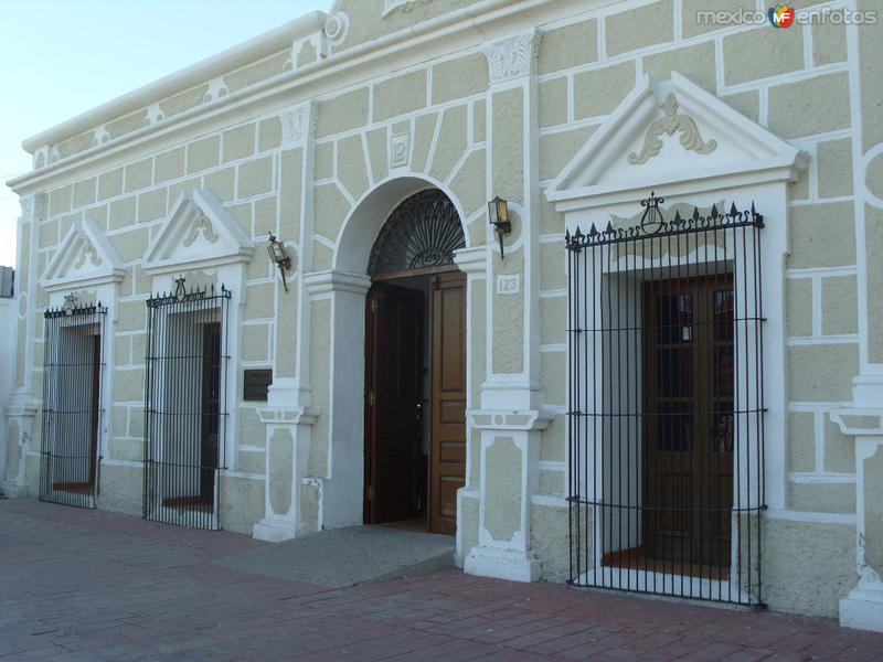 Sociedad Sonorense de Historia (antigua casa Uruchurtu)