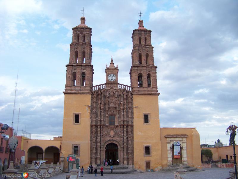 Iglesia de Dolores - Dolores Hidalgo, Guanajuato (MX12685430188828) Iglesia de Dolores - Dolores Hidalgo, Guanajuato (MX12685430188828)