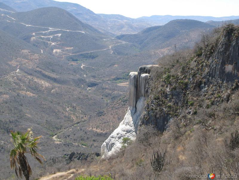 "Hierve el Agua"