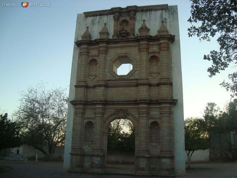 La Plaza De Los 3 Plueblos