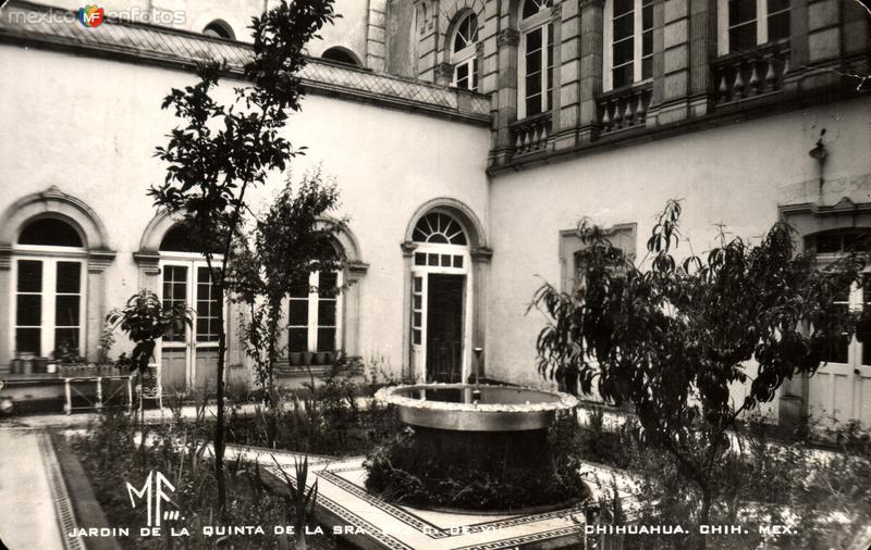 Jadín de la Quinta de la Sra. Luz C. de Villa